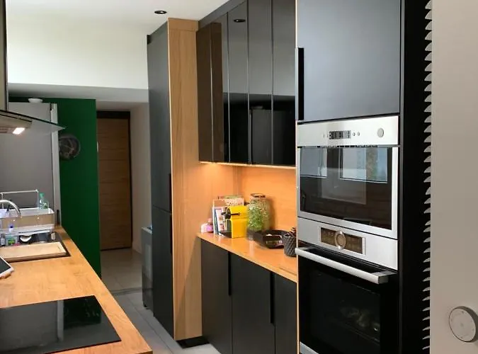 Проживание в семье Cocoon Dans Maison Avec Et Jardin En Centre